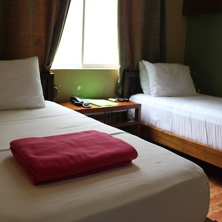 Purple Tree Bed & Breakfast Paranaque City Екстериор снимка