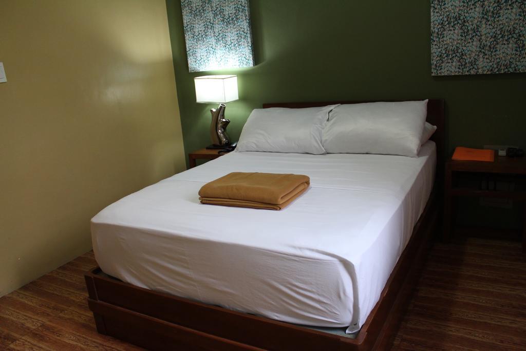 Purple Tree Bed & Breakfast Paranaque City Екстериор снимка