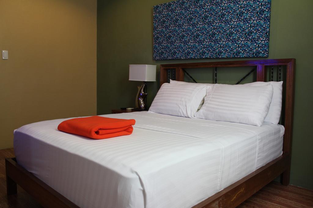 Purple Tree Bed & Breakfast Paranaque City Екстериор снимка